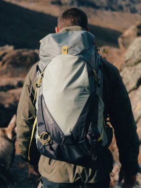 Trekingové a turistické batohy